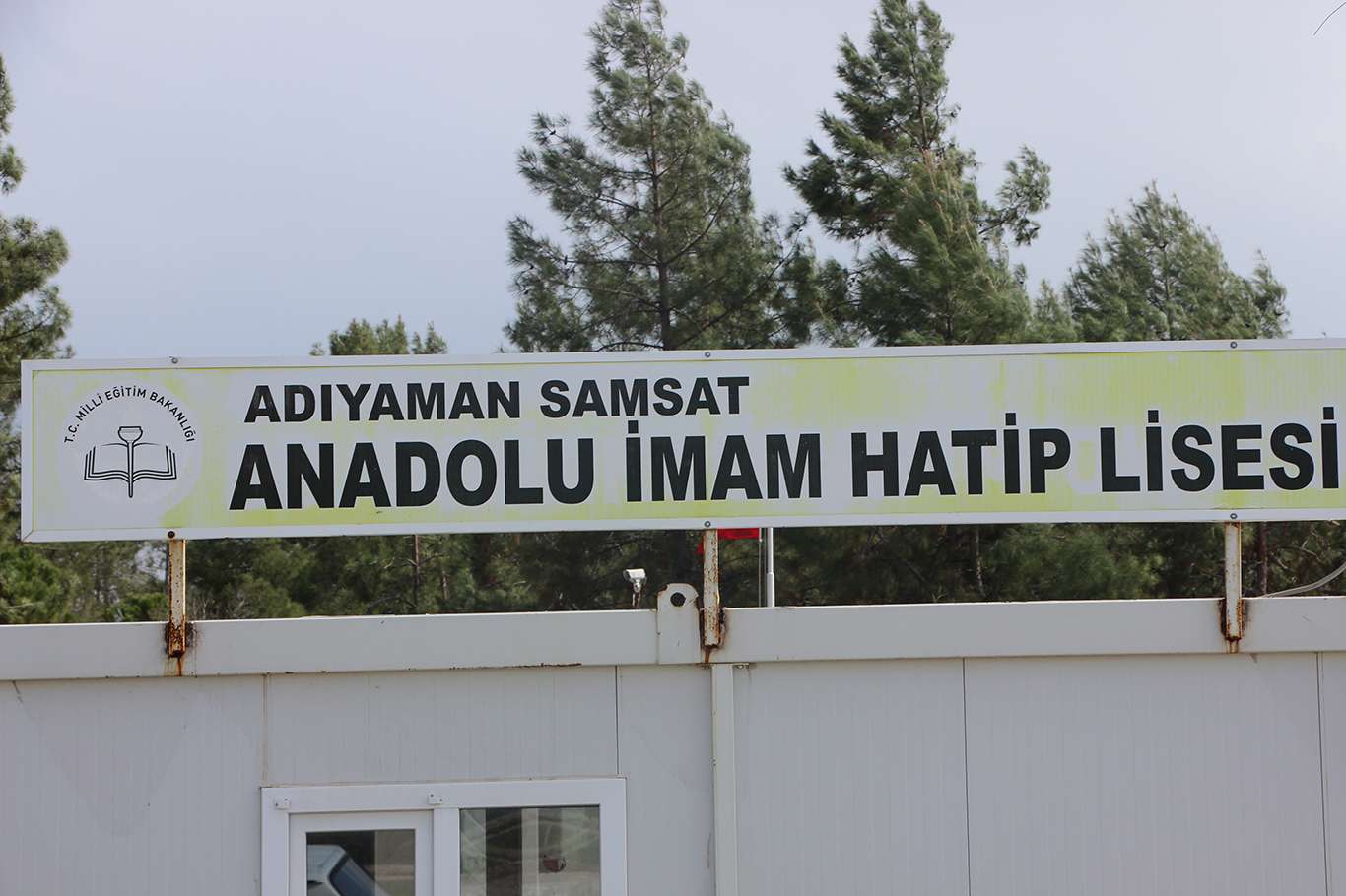 Adıyamanlı depremzede öğrenciler yetkililerden okul istiyor Adıyamanlı depremzede öğrenciler yetkililerden okul istiyor